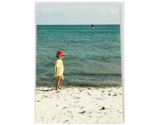 Postkort 64 Bornholm strand og hav(lille barn&surfer)RETRO//
