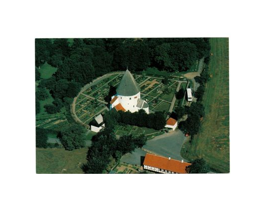 Postkort 250 Ols Kirke fra luften, 10,5x15 cm//